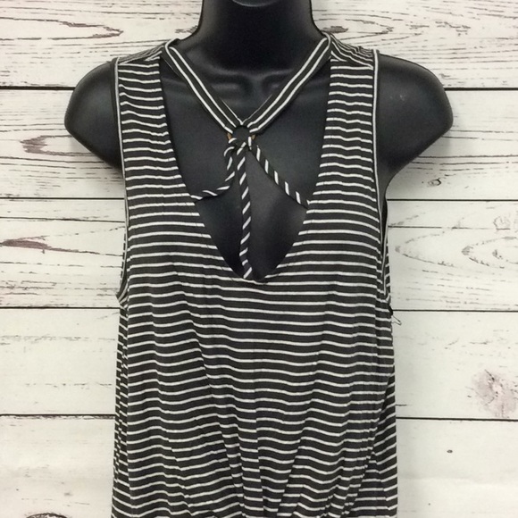 Hippie Chic gray and white striped tie front tank - Picture 2 of 7